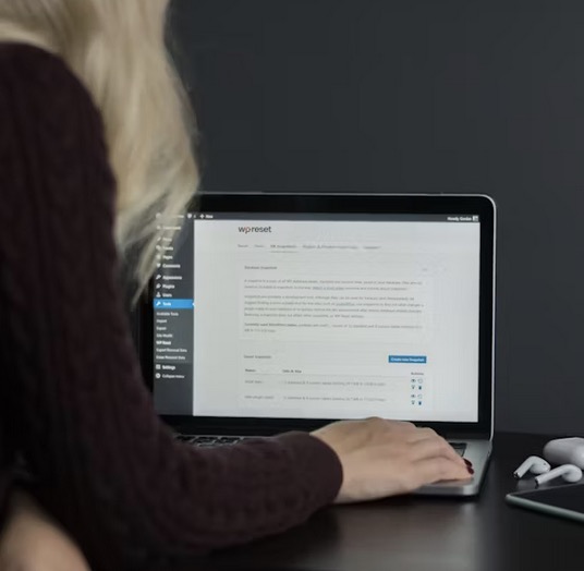 独立站-略知一二